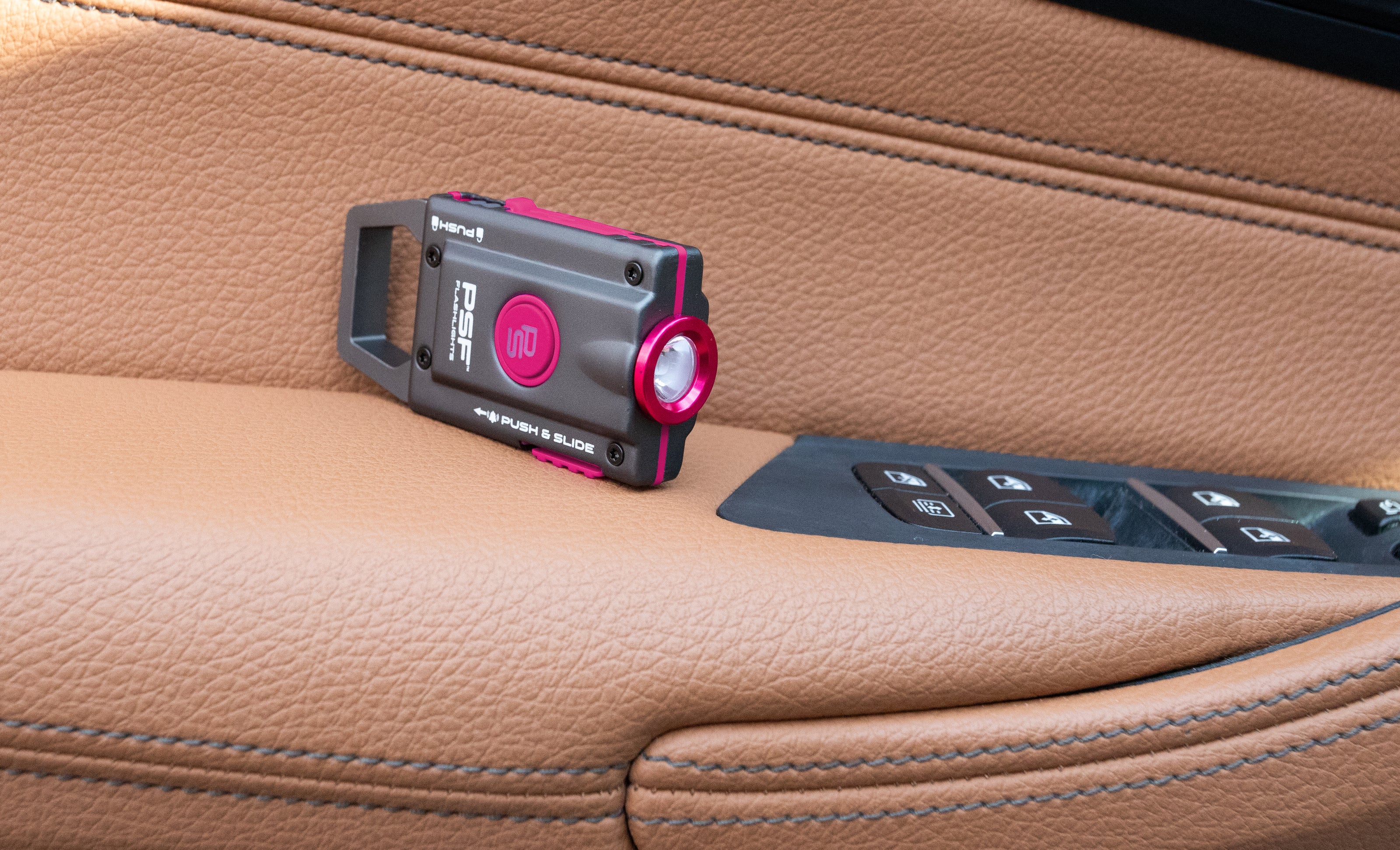 ALERT120™ RECHARGEABLE PERSONAL SAFETY ALARM & FLASHLIGHT