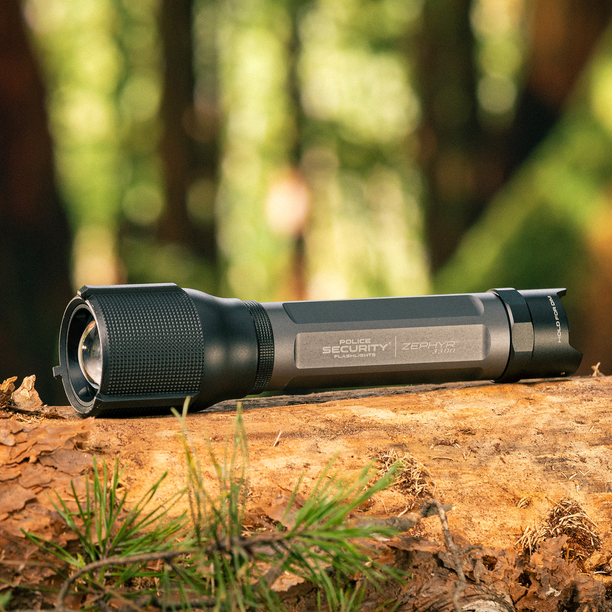 ZEPHYR 3300 LUMEN ALKALINE FLASHLIGHT