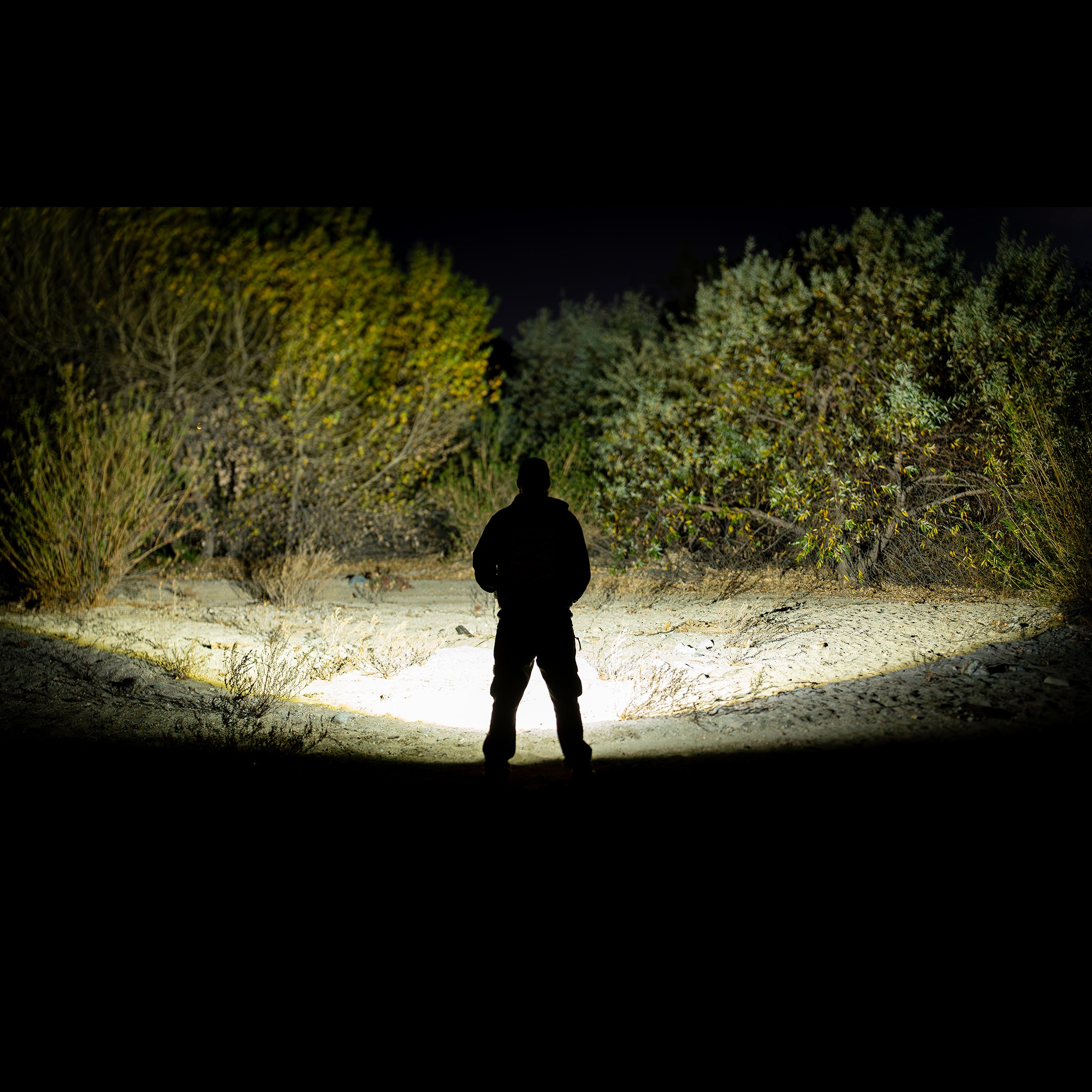 SKYLAR-R 10,000 LUMEN RECHARGEABLE FLASHLIGHT