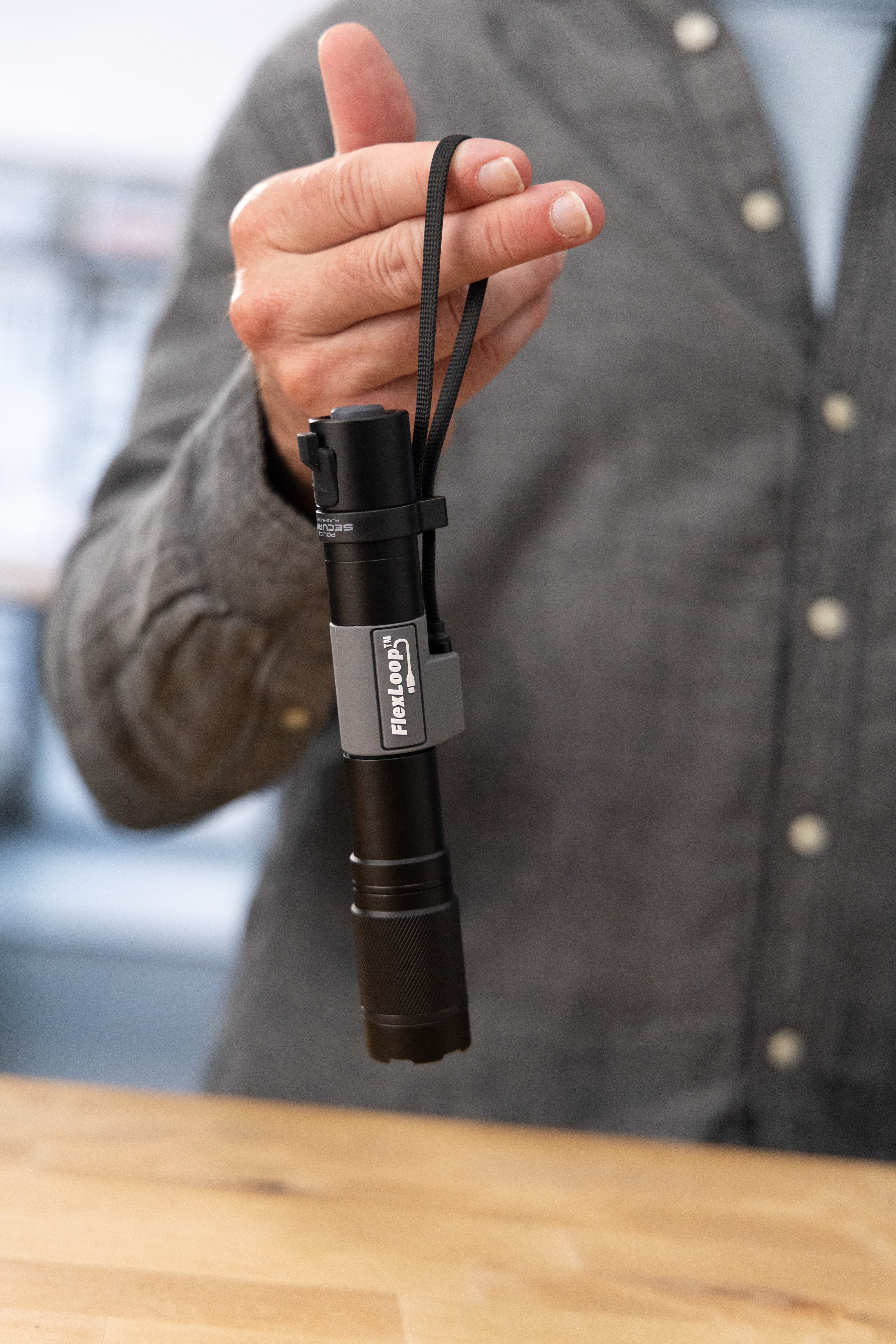 FLEXLOOP AURA RX 1300 LUMEN FLASHLIGHT
